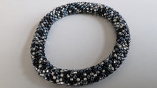 Laden Sie das Bild in den Galerie-Viewer, Beaded Bangle indigenous art gift by North of Fifty Indigenous Boutique Canada