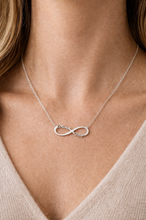 Laden Sie das Bild in den Galerie-Viewer, Michif Niiya Infinity Necklace – Sterling Silver