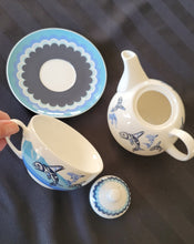 Laden Sie das Bild in den Galerie-Viewer, Tea for 1 set, "Orca Family"  by Indigenous Artist Paul Windsor - mug, teapot and saucer all in one! - North of Fifty Indigenous Boutique