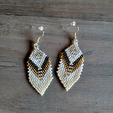 Laden Sie das Bild in den Galerie-Viewer, Elegant White and Cream Beaded Feather Earrings - North of Fifty Indigenous Boutique