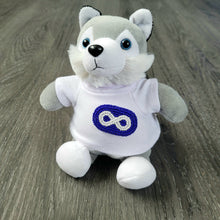 Laden Sie das Bild in den Galerie-Viewer, Mini Husky plush toy with detachable beaded Metis pin - North of Fifty Indigenous Boutique