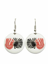 Laden Sie das Bild in den Galerie-Viewer, Enchanted owl Inuit earrings