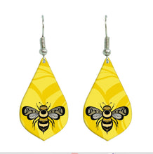 Laden Sie das Bild in den Galerie-Viewer, Gilakas'la (Thank You) Gallery Dangle Earrings by Indigenous Artist Adam Lewis