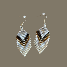 Laden Sie das Bild in den Galerie-Viewer, Elegant White and Cream Beaded Feather Earrings - North of Fifty Indigenous Boutique
