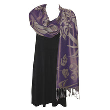 Laden Sie das Bild in den Galerie-Viewer, Blossoms & Hummingbird Shawl by Coast Salish artist Simone Diamond. - North of Fifty Indigenous Boutique