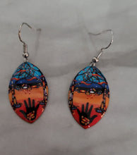 Laden Sie das Bild in den Galerie-Viewer, john rombough, indigenous artist, native art earrings