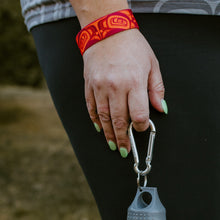 Laden Sie das Bild in den Galerie-Viewer, Every Child Matters  1/2 inch Wristband, artwork by Morgan Asoyuf  - size S - North of Fifty Indigenous Boutique