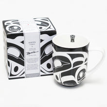 Laden Sie das Bild in den Galerie-Viewer, &quot;Raven&quot; 16 oz mug by Tsimshian Native artist, Roy Henry Vickers
