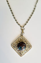 Laden Sie das Bild in den Galerie-Viewer, Necklace with detachable pendant and snap
