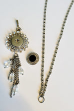 Laden Sie das Bild in den Galerie-Viewer, Necklace with detachable tassle pendant and snap

