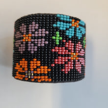 Charger l&#39;image dans la galerie, Black Beaded Floral Cuff Bracelet
