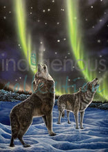 Laden Sie das Bild in den Galerie-Viewer, Two wolves howling at the Aurora Borealis in a snowy landscape.
