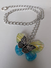 Laden Sie das Bild in den Galerie-Viewer, Butterfly necklace

