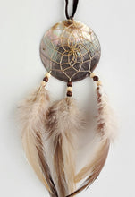 Laden Sie das Bild in den Galerie-Viewer, Shell Dream Catcher with 2.25 inch shell center
