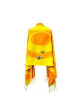 Laden Sie das Bild in den Galerie-Viewer, Gilakas'la (Thank You), Adam Lewis, shawl, North of Fifty
