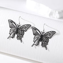 Laden Sie das Bild in den Galerie-Viewer, Lightweight Black Butterfly Earrings
