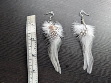 Charger l&#39;image dans la galerie, Feather Earrings
