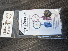 Laden Sie das Bild in den Galerie-Viewer, Spirit Seeker Dream Catcher Kit - 2 per package
