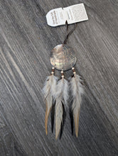 Laden Sie das Bild in den Galerie-Viewer, Shell Dream Catcher with 2.25 inch shell center
