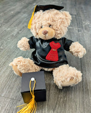 Laden Sie das Bild in den Galerie-Viewer, Graduation Bear with Beaded Pin
