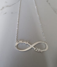 Laden Sie das Bild in den Galerie-Viewer, Michif Niiya Infinity Necklace – Sterling Silver
