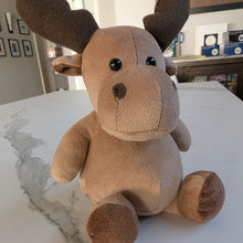 Charger l&#39;image dans la galerie, plush moose toy North of Fifty Metis

