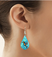 Laden Sie das Bild in den Galerie-Viewer, Hummingbird drop Earrings artwork by Francis Dick
