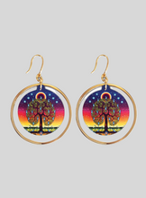 Laden Sie das Bild in den Galerie-Viewer, &quot;Tree of Life&quot; vegan earrings, artwork by Native artist, James Jacko
