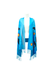 Laden Sie das Bild in den Galerie-Viewer, Niskak shawl Eruoma Awashish North of Fifty
