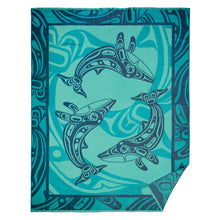 Laden Sie das Bild in den Galerie-Viewer, Humpback Whale Woven Blanket / Throw, design by Haida artist, Gordon White
