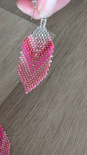 Laden und Abspielen von Videos im Galerie-Viewer, Indigenous Artisan Pink Beaded Feather Earrings
