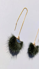 Charger l&#39;image dans la galerie, Real Mink Earrings by Namgis artist Jonathan Whonnock - dark green

